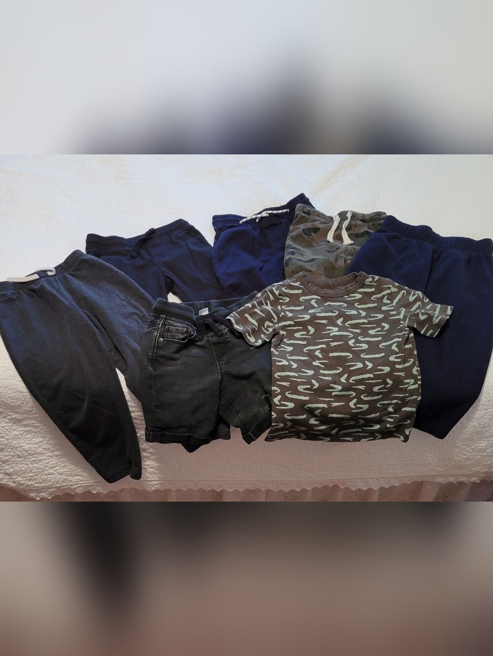 Boys 4/4T Bundle of Bottoms and a Top- 7 items